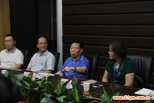 張逢堂將軍詼諧生動地講述自己教育生涯的趣事