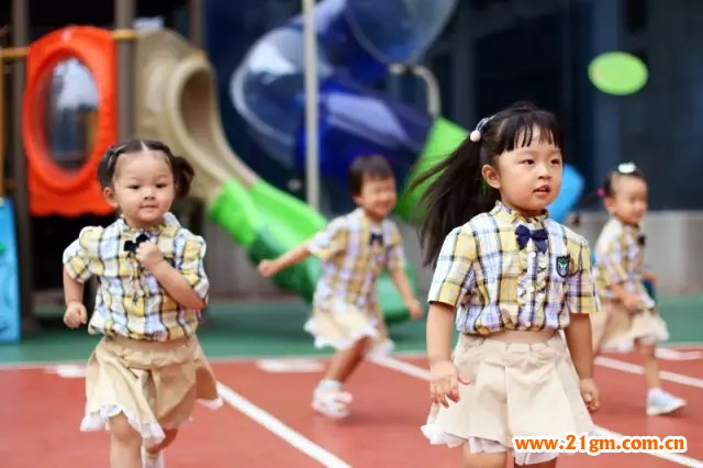 河南洛陽正大國際香港偉才幼兒園上演了一場萌版奧運會