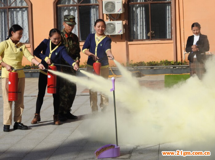 貴州松桃鴻合偉才幼兒園消防演習活動