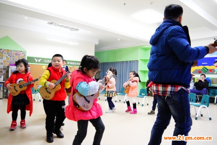 猛戳視頻！四川瀘州首屆春晚，偉才寶貝萌娃秀！