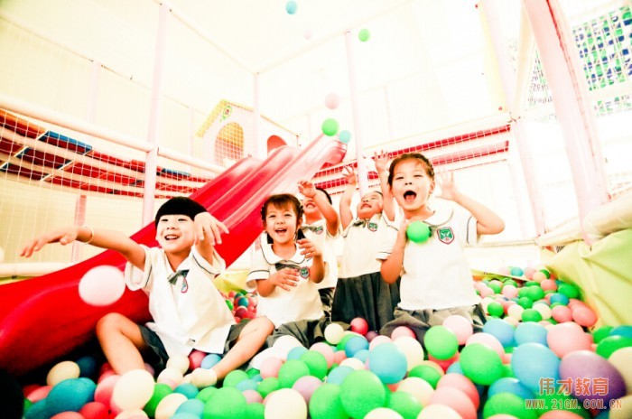 偉才教育走進(jìn)江西景德鎮(zhèn)，打造當(dāng)?shù)氐谝凰鶄ゲ庞變簣@！