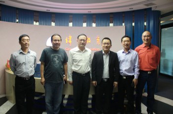 河南省舞鋼市教育考察團蒞臨偉才教育參觀考察