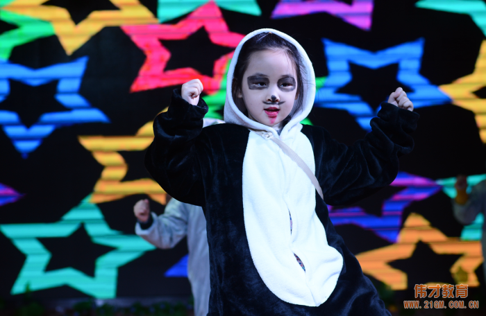 湖北荊州楚天都市佳園偉才幼兒園：動物音樂劇，任性跨年