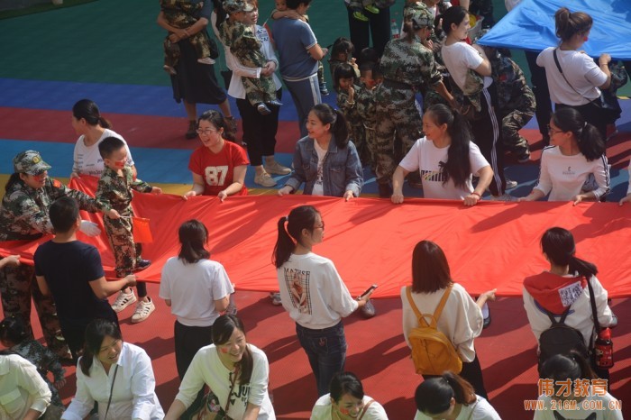 潼南偉才幼兒園慶祝建國70周年 “我是小小兵”親子運動會