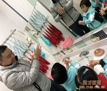 我與食堂0距離——高新尚華幼兒園第二屆家長代表進廚房參觀活動