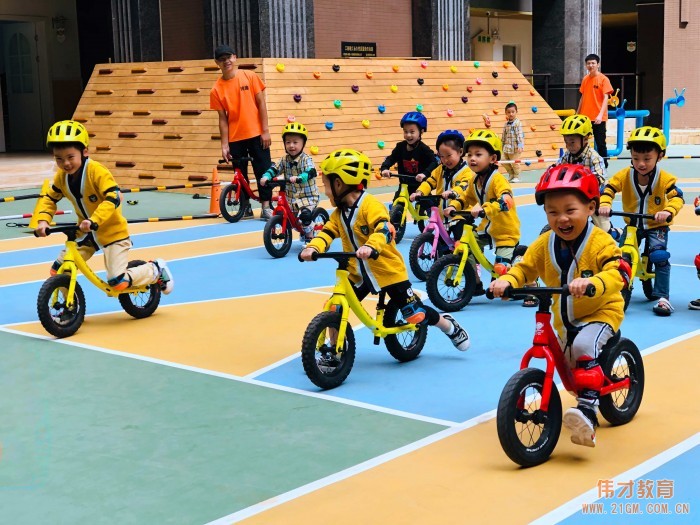 如何向新入園的家長反饋孩子一日活動信息?