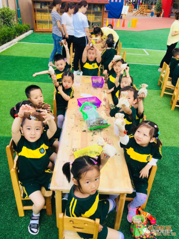 甘肅天水佳水岸偉才幼兒園端午節活動登上中國教育報!