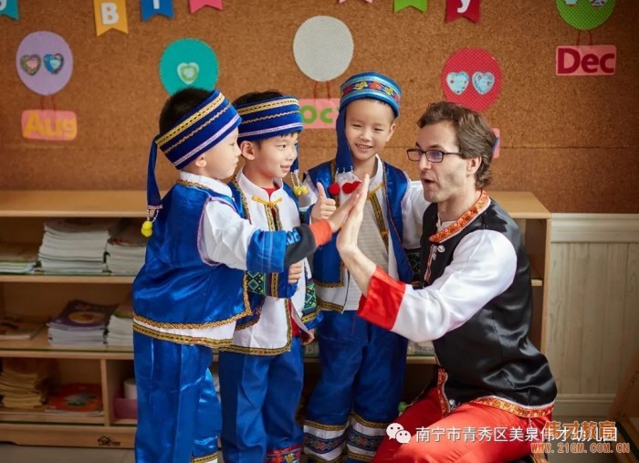 “壯鄉歌圩節，五彩三月三”——廣西南寧美泉偉才幼兒園