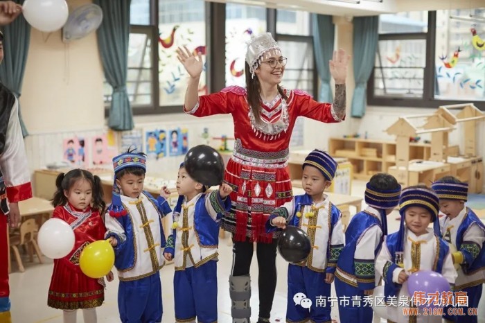 “壯鄉歌圩節，五彩三月三”——廣西南寧美泉偉才幼兒園