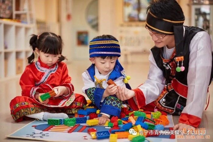 “壯鄉歌圩節，五彩三月三”——廣西南寧美泉偉才幼兒園