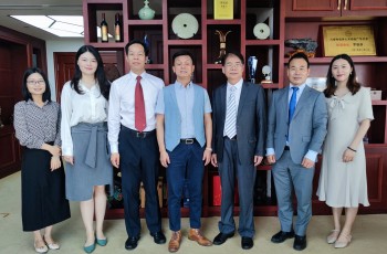 德中文化經濟聯合會中國事務委員會溫舟會長一行到訪偉才教育，共商聯合與發展！