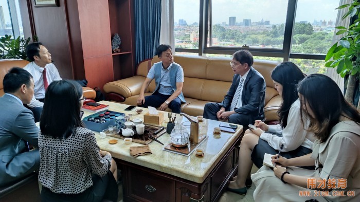 德中文化經(jīng)濟(jì)聯(lián)合會(huì)中國事務(wù)委員會(huì)溫舟會(huì)長一行到訪偉才教育，共商聯(lián)合與發(fā)展！