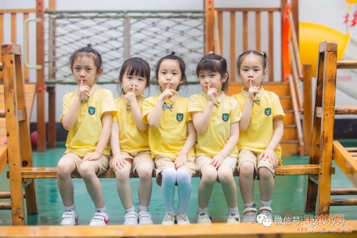 湖北孝感偉才幼兒園2021屆畢業紀念